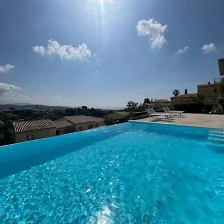 Domaine Lou Bel Azur - Panoramique Aparthotel Saint-Laurent-du-Var